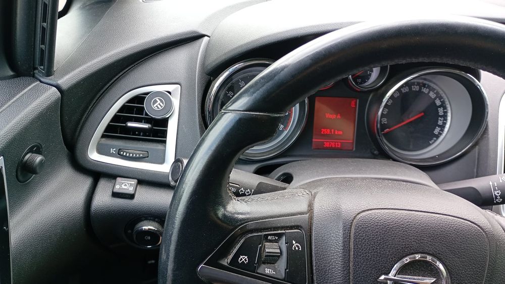 De vanzare Opel astra j cu gpl