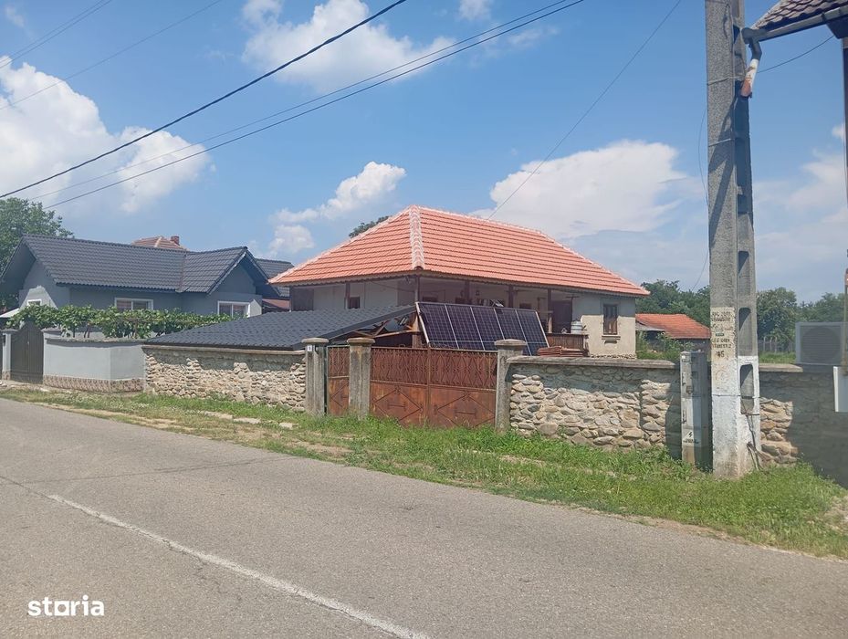 Casă cu teren generos de vânzare – Stănești, Gorj
