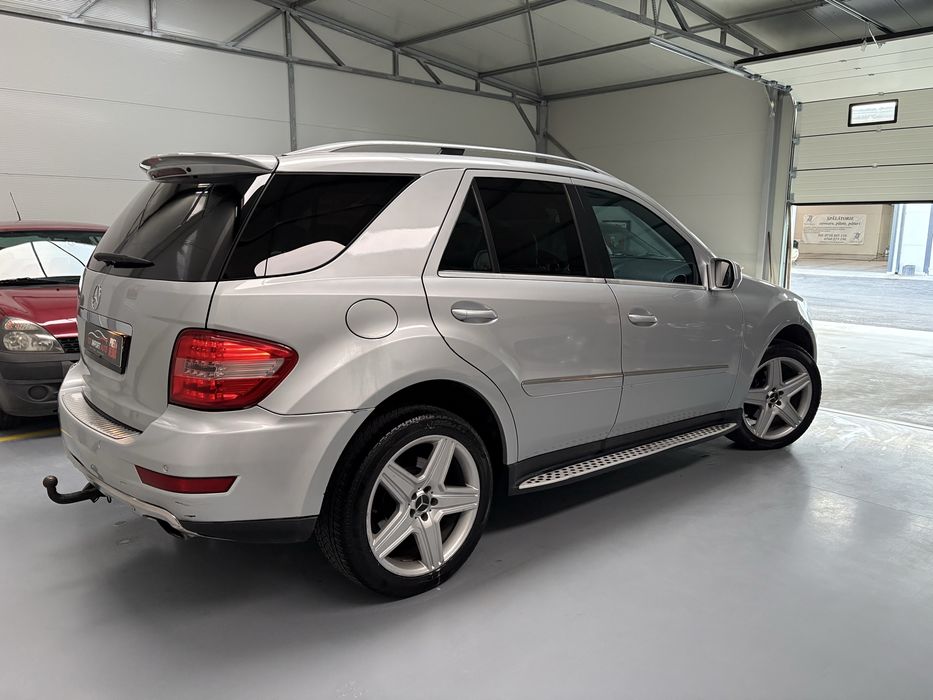 Mercedes ML 350 3.0 Diesel 4x4 Automat Full Option Piele Crem R20 Accept Schimb