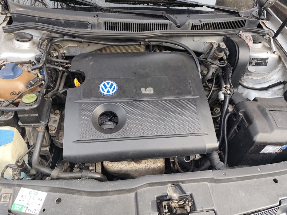 Vand golf 4 1.6 16 v Gpl An 2001 ,argintie LA7W