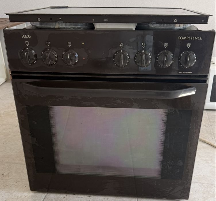 Печка за вграждане с керамични котлони AEG Competence