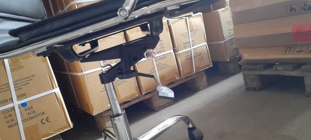 Scaun birou managerial ergonomic – piele ecologică, NOU, model premium