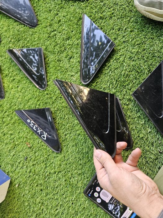 Уголок крыла LEXUS RX330