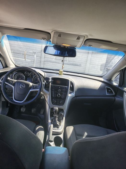 Opel Astra j1.7 tdi 2011