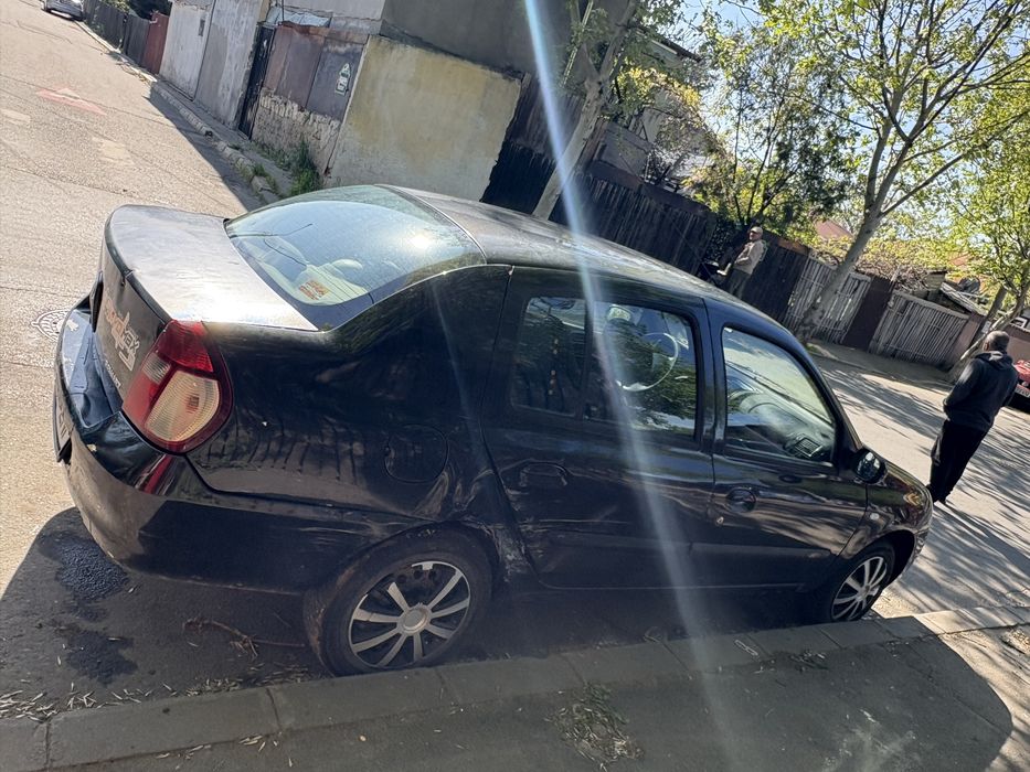 Vand sau schimb Renault Symbol masina merge foarte bine