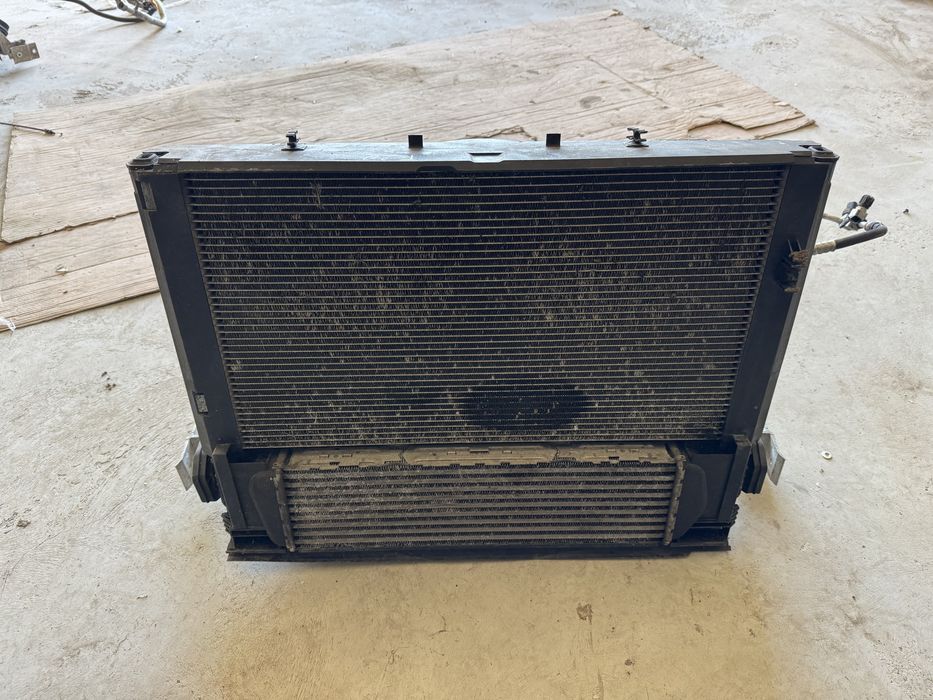 Комплект радиатори Бмв Ф20 125д(radiatori bmw f20 125d)