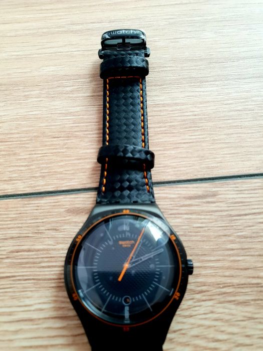 Swatch Carbonata YWB401