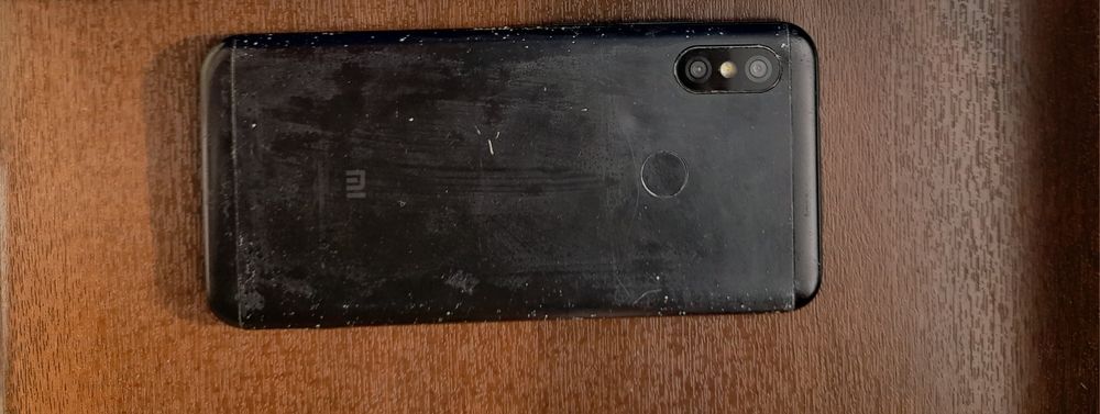 Samsung A12 Ideal va Redmi 6 pro ideal holatda