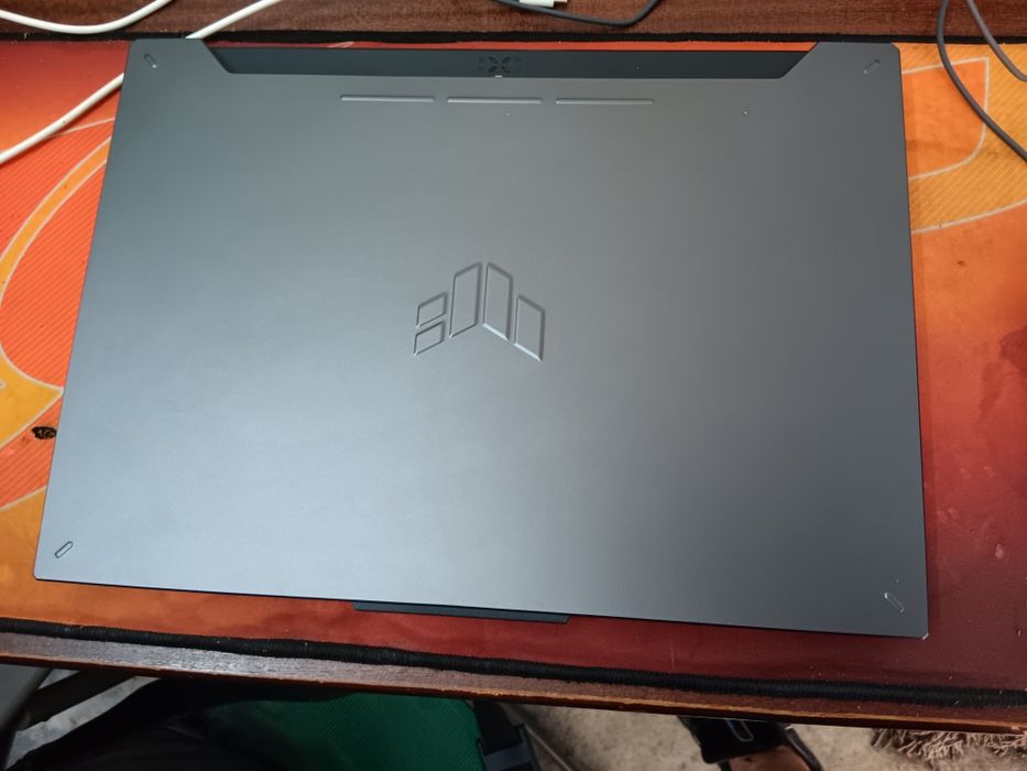 ASUS TUF A15 ryzen 7 4060 RTX