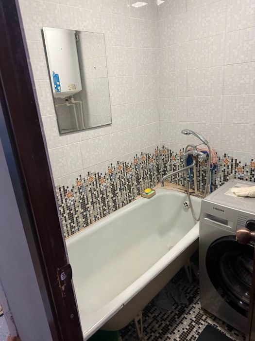 Чирчик шахар 10-микрорайонда квартира сотилади