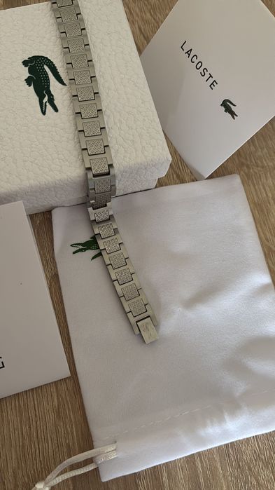 Vând brățară Lacoste , nouă cu etichetă!