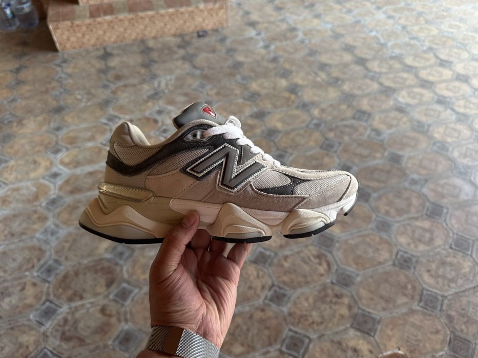 New Balance 9060