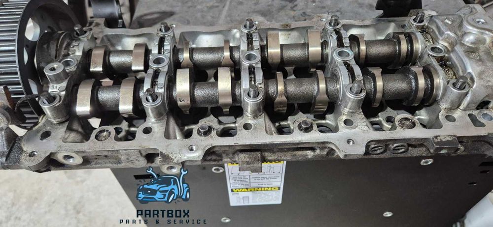 Комплект разпределителни валове с тава от Opel Astra J 2012 1.7 CDTI