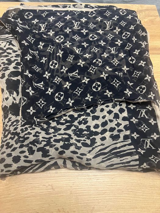 Louis Vuitton дамски шал тип (stole) оригинален