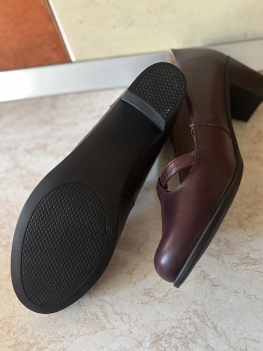 Pantofi din piele naturala ! Marimea 41 ! Noi !
