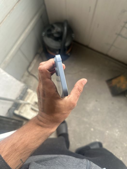 Продавам iphone 14