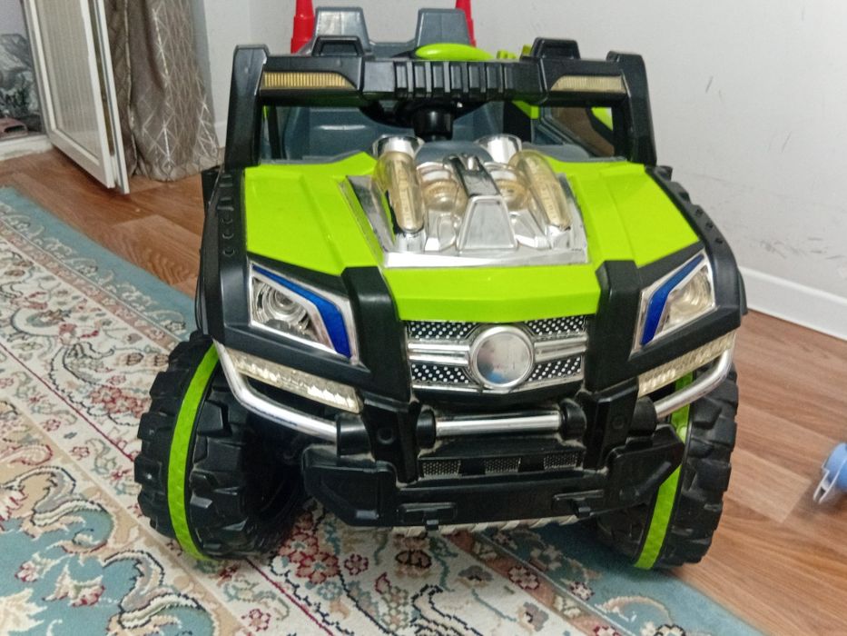 Детский автомобиль