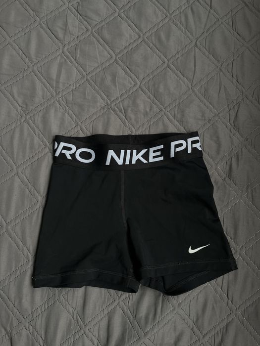 NIKE PRO, къси спортни гащи, размер Хс