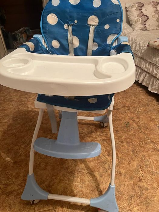 Продам коляску , детский стол для кормления