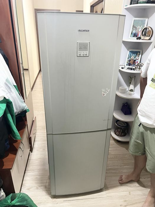Продам Холодильник Samsung