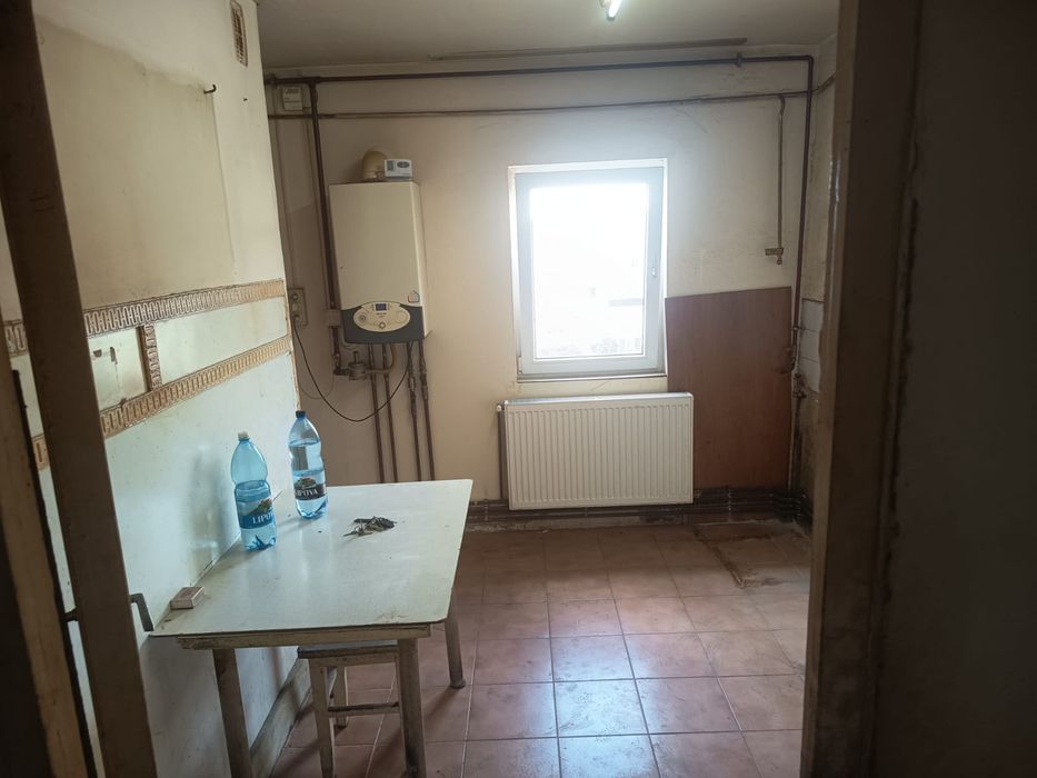 Vand apartament doua camere  Confecții