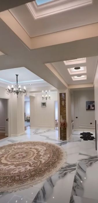 Ремонт квартир и дама