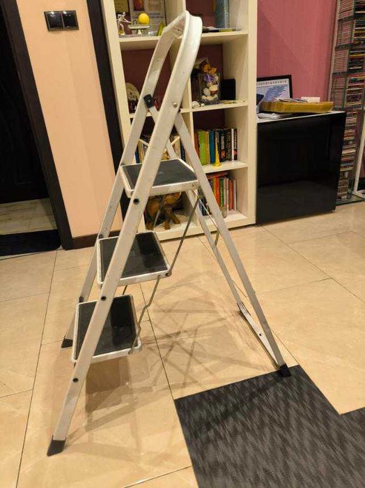 Продавам стълба - домакинска