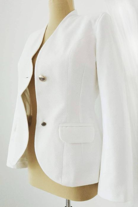 Бяло сако дизайнерско ново