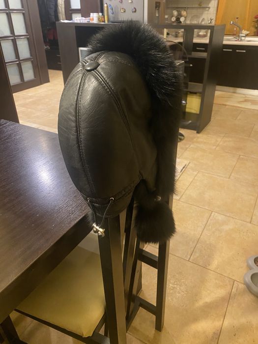 Vind caciula dama , blana naturala neagra