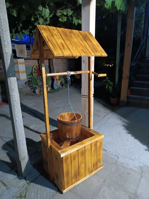 Дървен кладенец голям