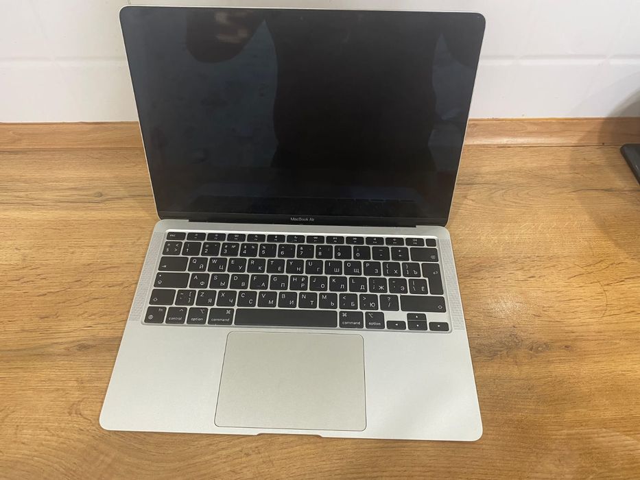 Macbook air M1 {2020}