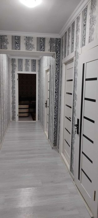 СРОЧНО Миндонобод машина бозор олдидан 3 хонали (Новостройка) квартира