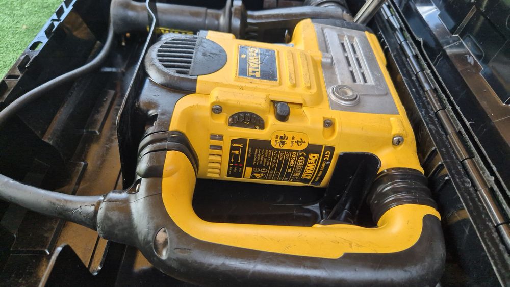 Rotopercutor dewalt model D25602-QS