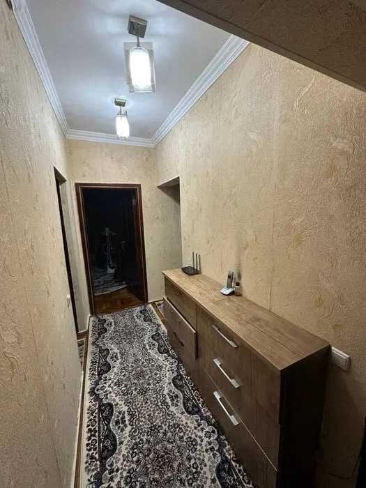 3 комнаты, Айбек, 80м², Парковка