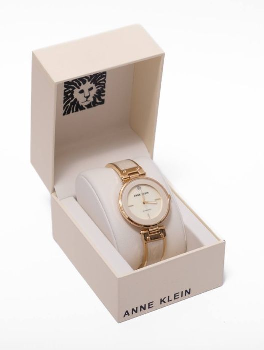 Женские часы бренд Anna Klein