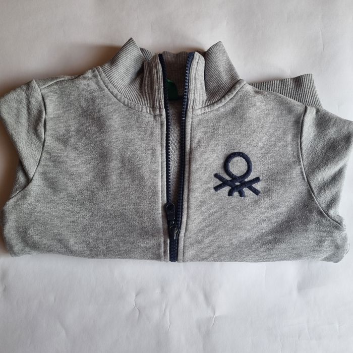 Сив суитшърт Benetton, размер 120 см. (6-7 г.)