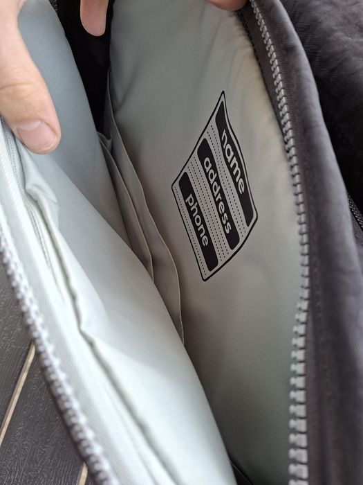 Troller Kipling cu protecție laptop