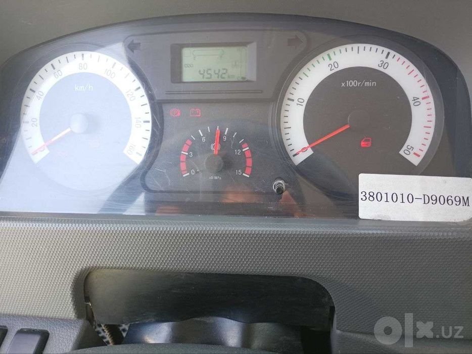 Faw samosval tyagach  6tonna 400talik   metan   Yangi 4000km probeg