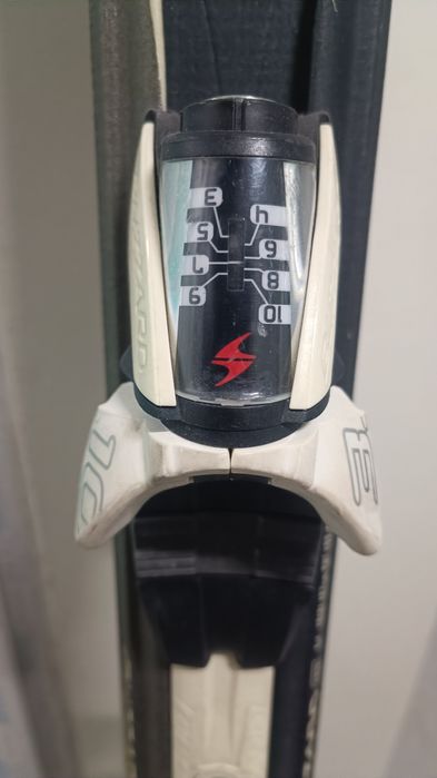 Комплект лыжи и ботинки.