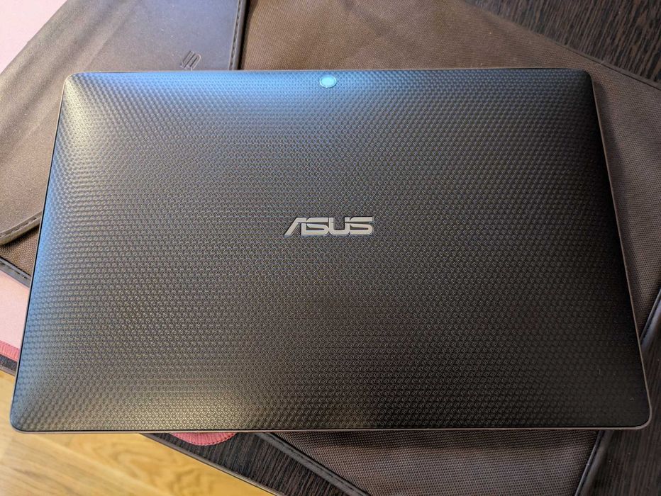 Планшет Asus Tansformer TF101
