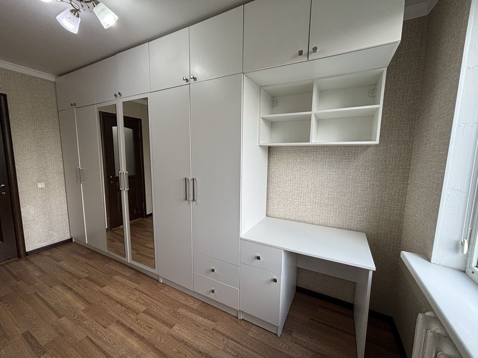 продам шкаф белый