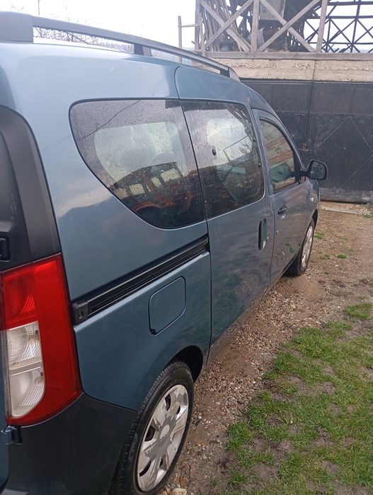 Vând Dacia DOKKER