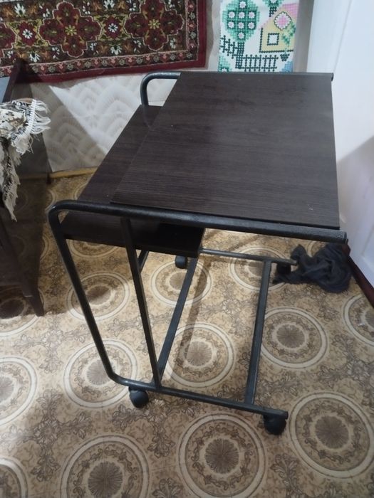 Стол компьютерный