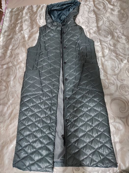 Жилетка теплая длинная