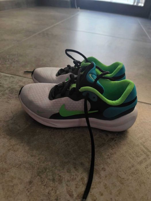 Маратонки Nike като нови