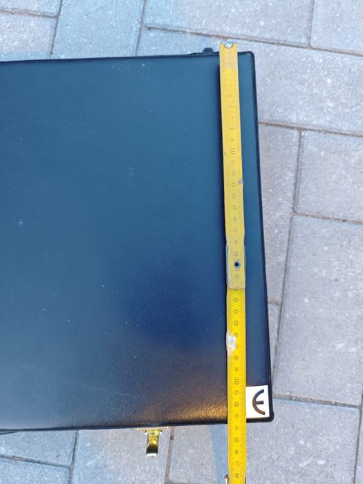 Продавам дипломатически куфар 60/30см