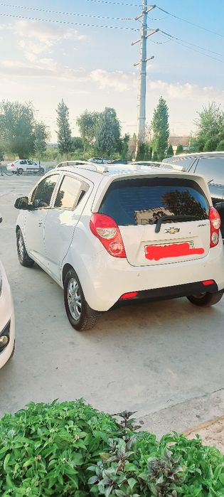 Chevrolet spark.