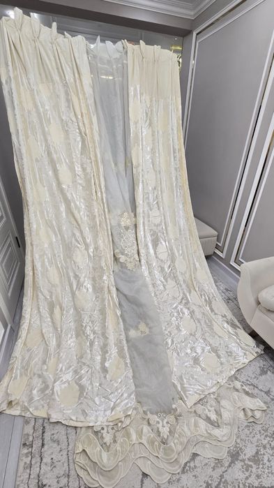 Срочно продам комплект шторы 10000т