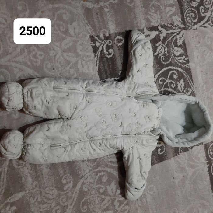 Продам комбинезоны разные