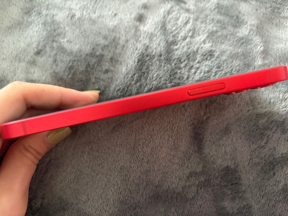 Telefon Iphone 12 rosu